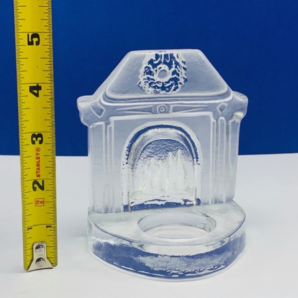 Host Pick Nybro Sweden Frosted Glass Christmas Fireplace - Picture 2 of 3